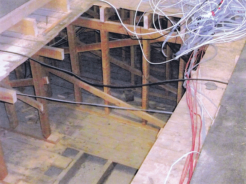 Bingo floor over stage floor rake